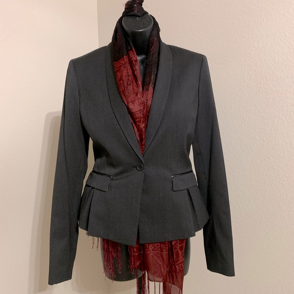 Tahari fitted blazer / suit jacket sz 6 NWT
